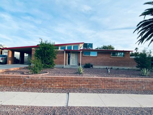 6736 E 17th Street, Tucson, AZ, 85710 | Card Image