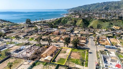 576 Via De La Paz, Pacific Palisades, CA, 90272-4362 | Card Image