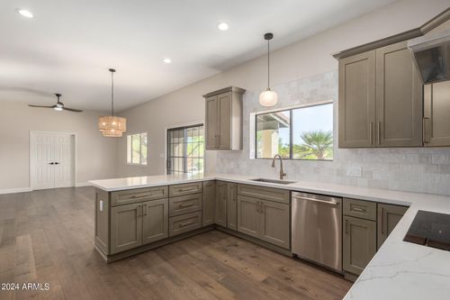 4226 E Onyx Ave, Phoenix, AZ, 85028-4520 | Card Image