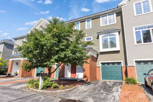 105 Riverwalk Way, Manchester, NH, 03101-2642 | Card Image