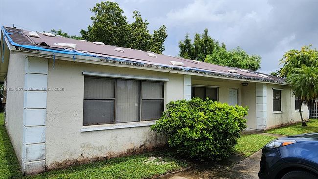 14420 Graves Dr, House other with 3 bedrooms, 2 bathrooms and null parking in Miami FL | Image 5