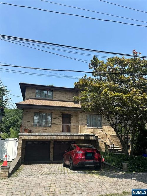 1385 15th St, Fort Lee, NJ, 07024-2020 | Card Image