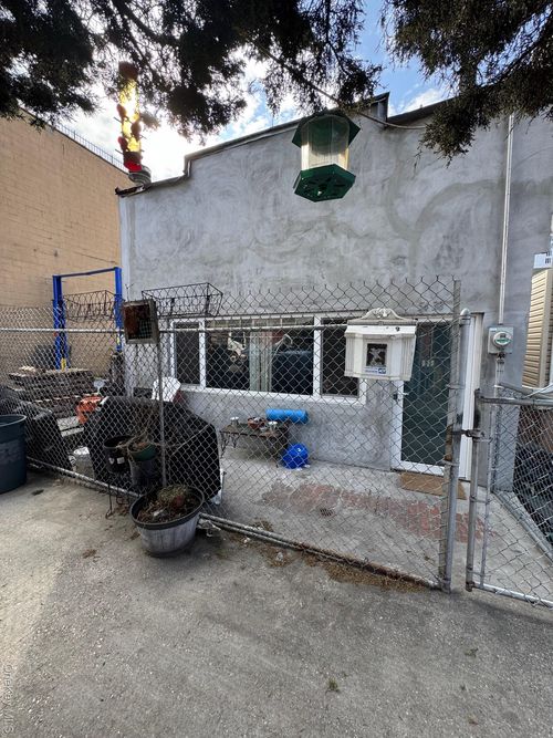 5438 46th St, Maspeth, NY, 11378-1036 | Card Image