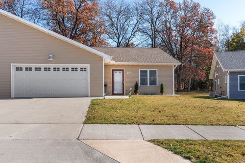 1980 Retzlaff Dr, Reedsburg, WI, 53959-9451 | Card Image