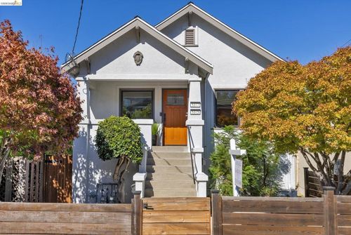 5377 Bryant Ave, Oakland, CA, 94618-1429 | Card Image