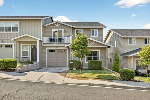 282 Dunthorpe Dr, Medford, OR, 97504-9682 | Card Image