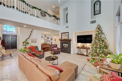 8810 Arroyo Azul St, Las Vegas, NV, 89131-3902 | Card Image