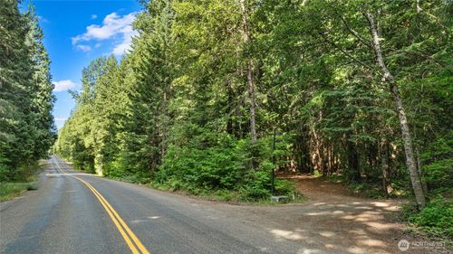 4273 Kachess Lake Rd, Easton, WA, 98925-6024 | Card Image