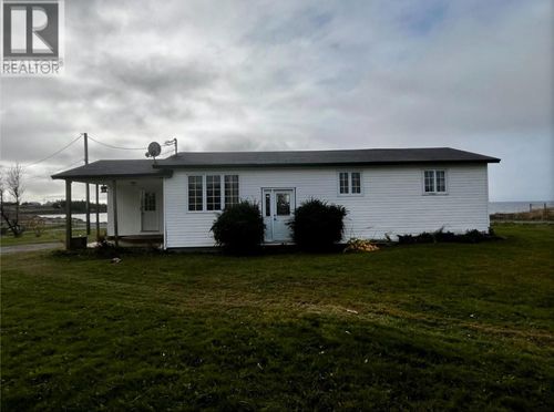 18 Lower Road, Heart's Delight-Islington, NL, A0B2E0 | Card Image