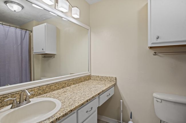 Master Bathroom | Image 21
