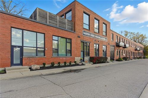 203-85 Spruce St, Cambridge, ON, N1R4K4 | Card Image