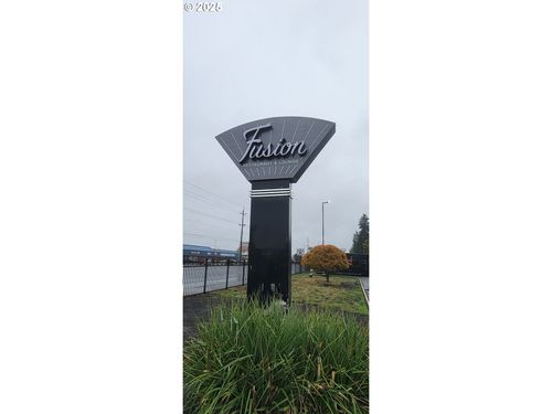 1390 N Pacific Hwy, Woodburn, OR, 97071-3618 | Card Image
