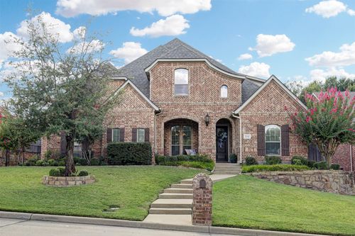 2141 Farrington Ln, Hurst, TX, 76054-2825 | Card Image
