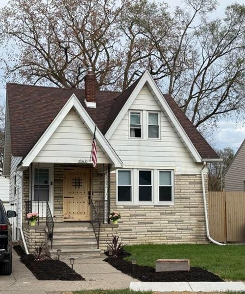 4519 Washington St, Wayne, MI, 48184-2174 | Card Image