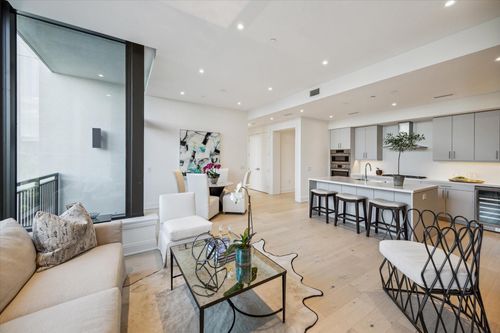 402-2323 W Main St, Houston, TX, 77098-3218 | Card Image