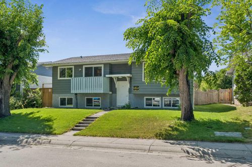 2411 51 St Ne, Calgary, AB, T1Y1C2 | Card Image