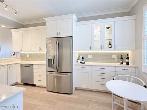 apt-535-7605 Arbor Lakes Ct, NAPLES, FL, 34112-7545 | Card Image