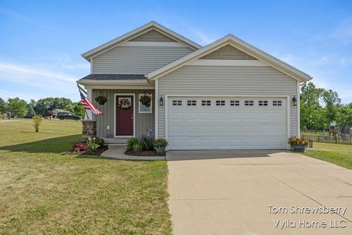 1698 Trent Ridge Ct, Cedar Springs, MI, 49319-8042 | Card Image
