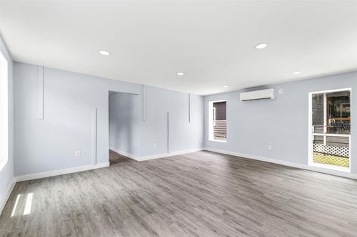 b-7032 Avenue P, Houston, TX, 77011-1528 | Card Image