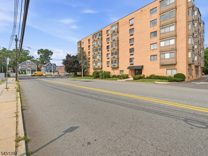 Residential in Hackensack City 3