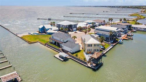 6 Sea Shell Shores Dr, Rockport, TX, 78382-7758 | Card Image