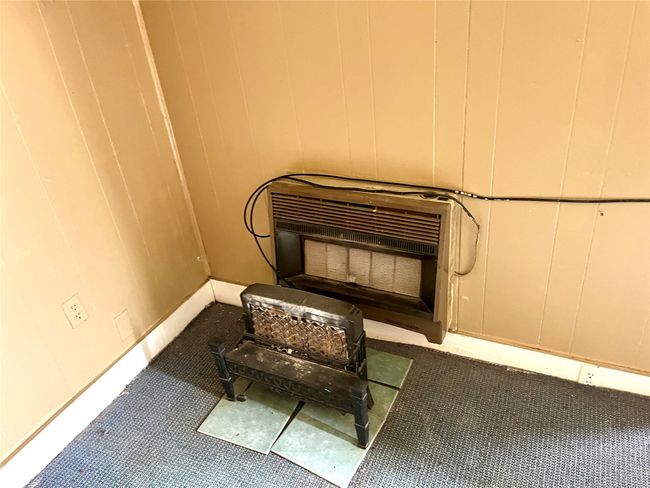 Detailed view of heating unit | Image 7