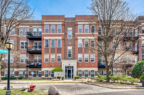 303-1215 N Orleans Street, Chicago, IL, 60610 | Card Image