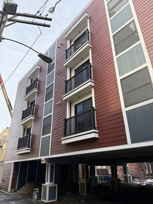 11-208 Cherry St, Chelsea, MA, 02150 | Card Image