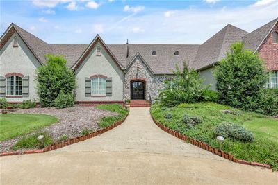 Timarron Front Entry Walk Way | Image 3