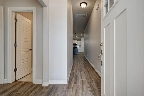 9113 Anaum Lane, Yukon, OK, 73099 | Card Image