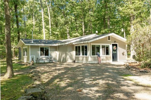 255 Thomas St, Kennerdell, PA, 16374-3400 | Card Image