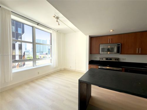 apt-805-111 E Flagler St, Miami, FL, 33131-1109 | Card Image