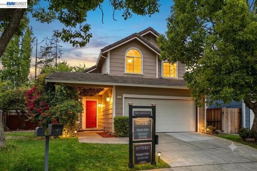 34161 Finnigan Ter, Fremont, CA, 94555-3823 | Card Image