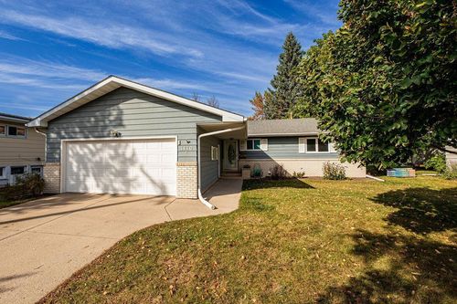 1410 24th Ave S, Moorhead, MN, 56560-4825 | Card Image