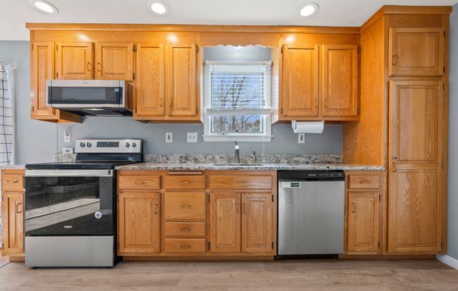 24 Hollis Ln, House other with 3 bedrooms, 3 bathrooms and null parking in Plainville CT | Image 11