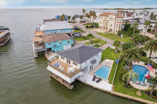 1226 Oahu Dr, Tiki Island, TX, 77554-6176 | Card Image