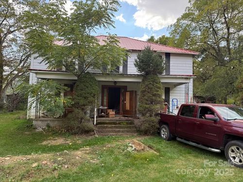 166 Old Helton School Rd, Lansing, NC, 28643-9136 | Card Image