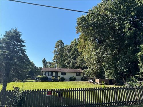 304 E Springfield Rd, High Point, NC, 27263-1840 | Card Image