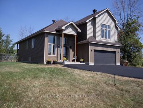 15765 Manning Rd, Ingleside, ON, K0C1M0 | Card Image