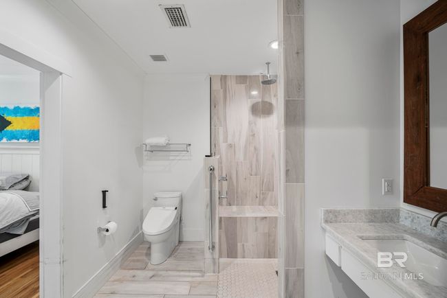 Bathroom | Image 32