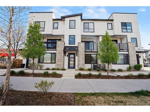 2-1976 S Holly St, Denver, CO, 80222-4820 | Card Image