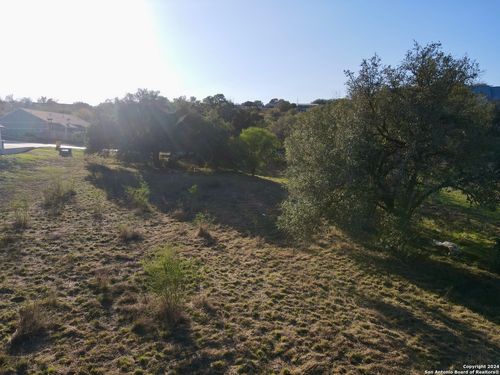 71 River Blf, Castroville, TX, 78009-2757 | Card Image