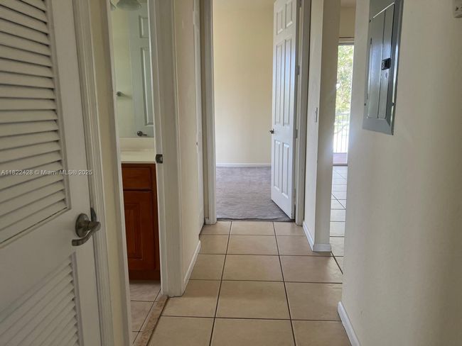 APT-211 - 3500 Oaks Clubhouse Dr, Condo with 3 bedrooms, 2 bathrooms and null parking in Pompano Beach FL | Image 20