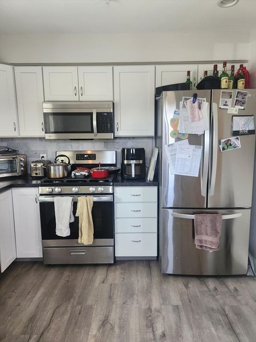 unit-2-158 Hayden Rowe St, Hopkinton, MA, 01748-2940 | Card Image