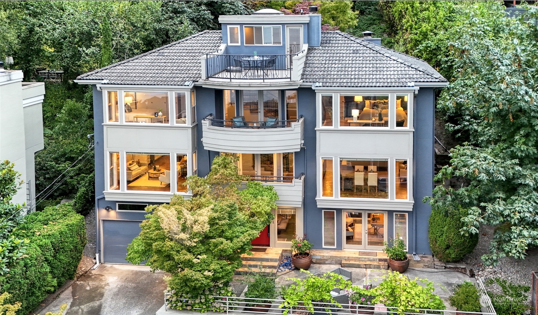 Lakeside Ave, Seattle, WA 98144