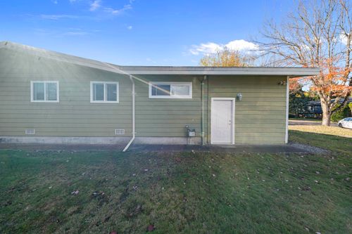 17254 61b Avenue, Surrey, BC, V3S5M7 | Card Image