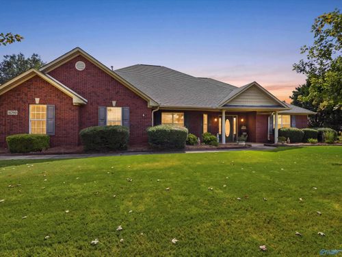 16740 Bellewood Dr, Athens, AL, 35613-6789 | Card Image