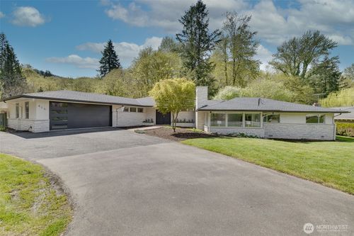 415 Front St S, Issaquah, WA, 98027-4210 | Card Image
