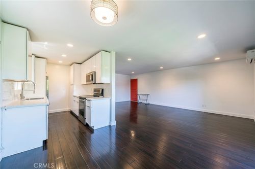 301302-1601 Veteran Ave, Los Angeles, CA, 90024-5526 | Card Image