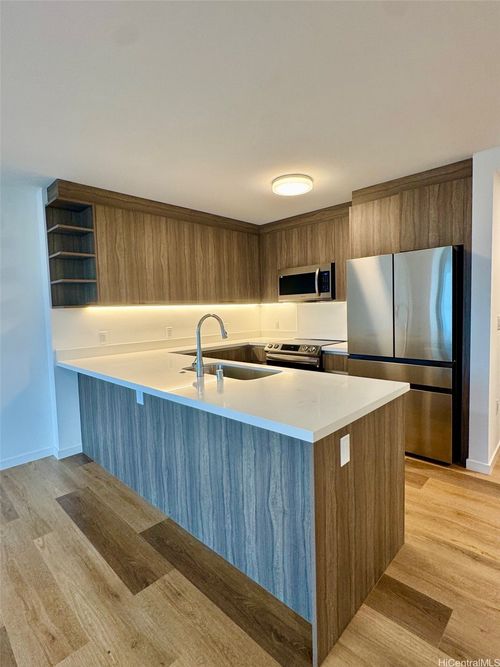 900r-1500 Rycroft St, Honolulu, HI, 96814 | Card Image